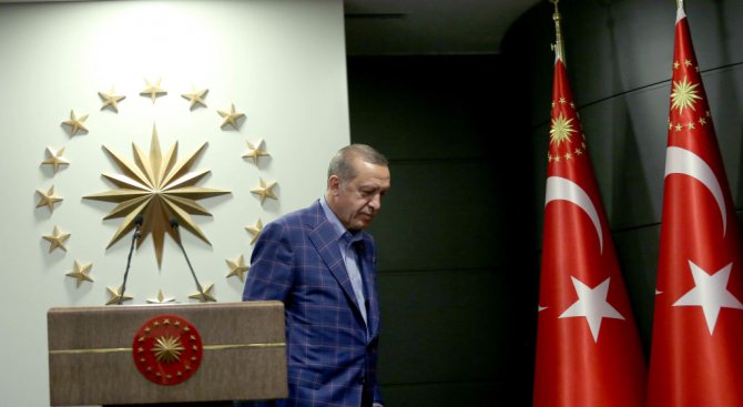 &quot;Изненада&quot;! Партията на Реджеп Ердоган го издигна за кандидат-президент