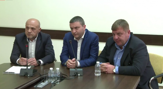 Кабинетът: Държавата се движи в правилната посока, БСП руши институциите (видео)