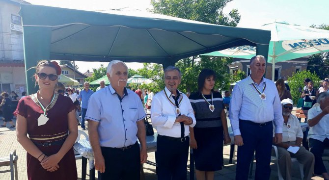 Евродепутатът Владимир Уручев бе официален гост на Международния фолклорен фестивал в с. Антимово