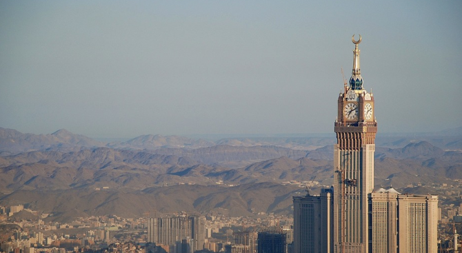 Саудитска Арабия е прехванала ракета над столицата си