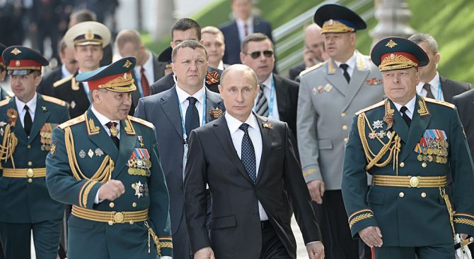 Владимир Путин на парада за 9 май: Днес е най-свещената дата в историята ни (обновена+видео)