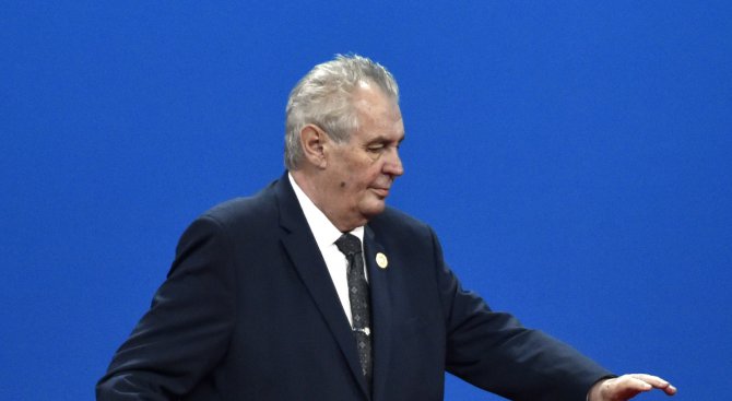Дариха чешкия президент със сръбска ракия. Земан: Косово е наркодържава (видео)