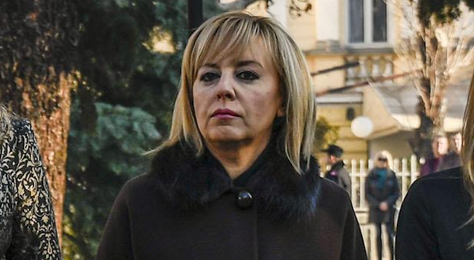 Мая Манолова свиква кръгла маса за защита на децата, жертви на насилие