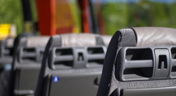 Проверяват слагат ли се обезопасителни колани в автобусите