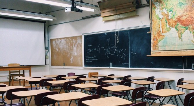 В Монтана има свободни места за учители по математика и физика