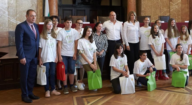 Излъчиха победителите в състезанието по български език "Пазим езика  си"