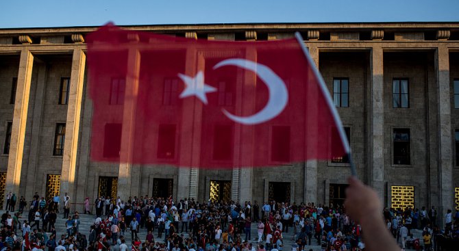 Турска гимназистка е най-младият кандидат за депутат
