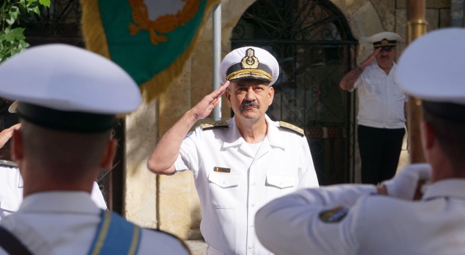 Румънски вицеадмирал пристигна във Варна (снимки)