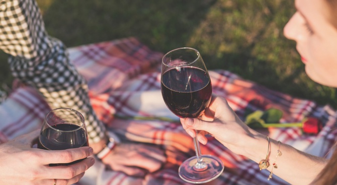 Добрият сън и виното намаляват риска от сериозни болести 
