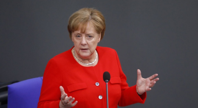 Бавария засилва натиска над Меркел за сделка за мигрантите в рамките на ЕС 