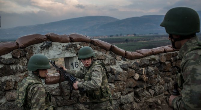 Талибани атакуваха военни постове в Афганистан