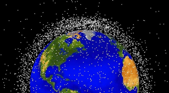 Сблъсъци на спътници с космически боклук ще има веднъж на всеки 5-9 години 