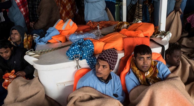 Около 460 мигранти бяха спасени от бреговата охрана край Либия