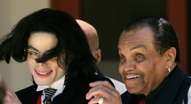 Бащата на Майкъл Джексън: Отивам при покойния си син