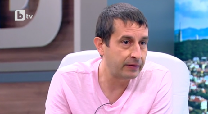 Какво е състоянието на малката Никол, която беше пребита от акушерката Емилия Ковачева