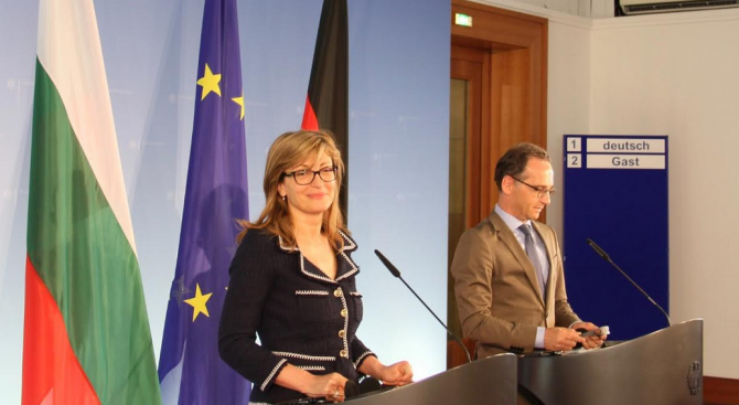 Министър Захариева: Решението на миграцията може да е само общоевропейско