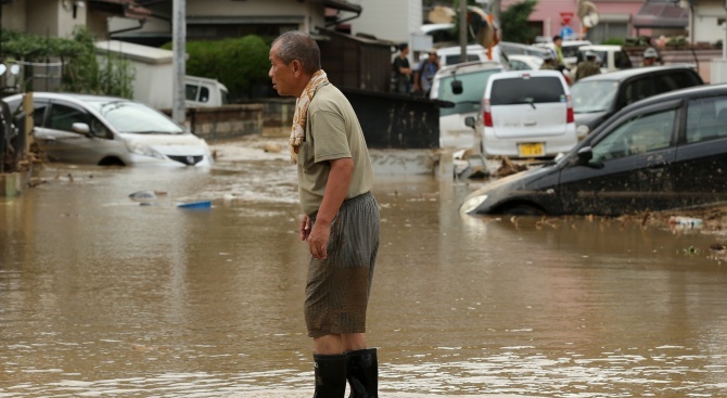 100 души са жертвите на наводненията в Япония