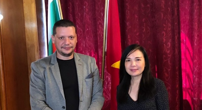 Областният управител на Софийска област Илиан Тодоров се срещна с посланика на Виетнам