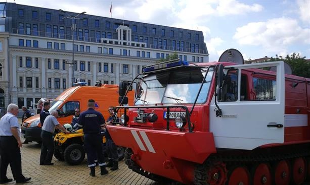 Отбелязаха 140 години от създаването на пожарната служба в София (снимки)