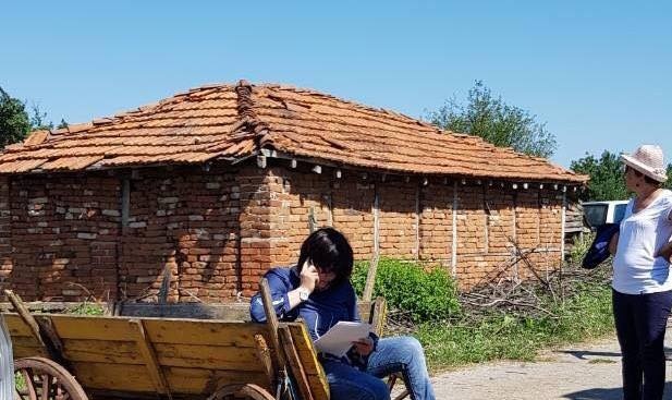 Воля: Нинова да помогне на хората да възстановят стопанствата си, а не да се снима на каручки