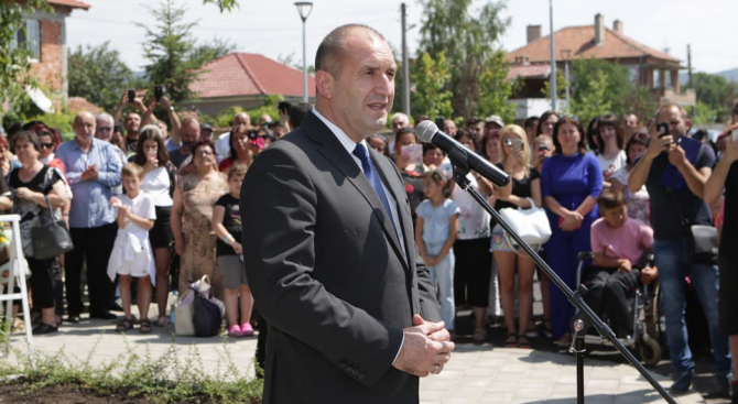 Президентът откри паметник на Васил Левски в село Руен