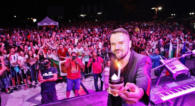 Графа празнува юбилей на сцената на One Love Tour