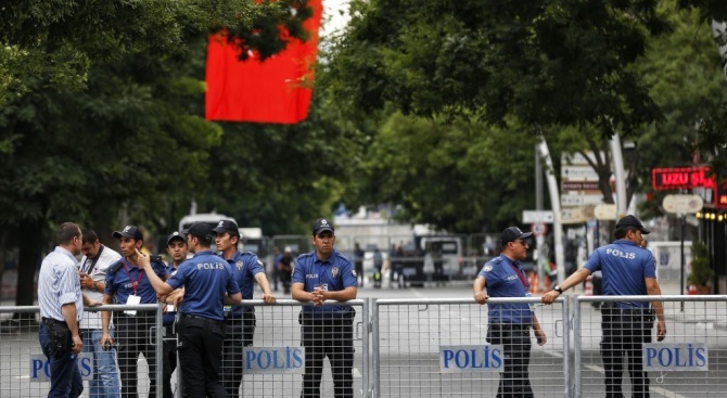 Нови арести в Турция. Задържани са  43 души по подозрения за връзки с  „Ислямска държава“