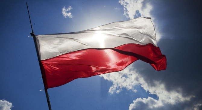 Полските сенатори приеха спорна съдебна реформа 