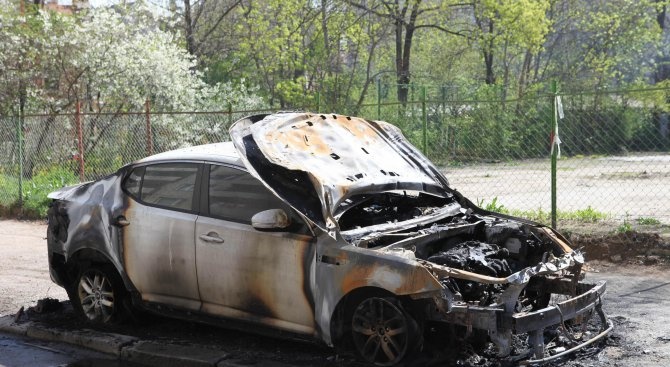 Лек автомобил е изгорял в Бургас