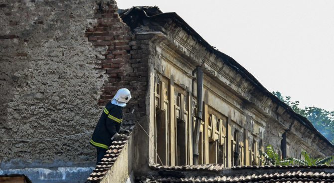 Банов и Чобанов за пожара в Царските конюшни: Едва ли е случаен този инцидент