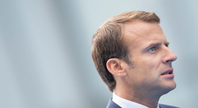 Долната камара на френския парламент отхвърли предложенията за гласуване на недоверие към управляващите