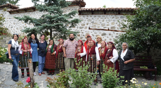 Първа етнографска експедиция на НИМ в с. Добърско (снимки)