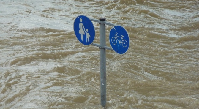  Извънредно положение в Сърбия заради порои и наводнения