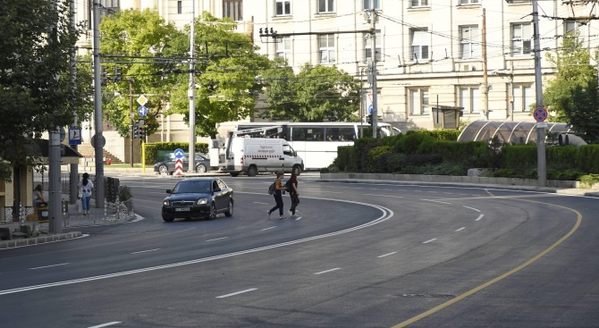Столичният булевард "Васил Левски" е отворен за движение ден по-рано (снимки)
