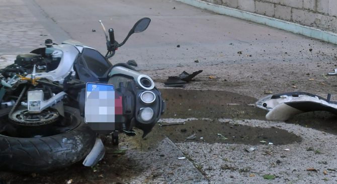 Мотоциклетист пострада при катастрофа 