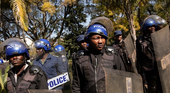 Опозиционен лидер беше арестуван в Зимбабве