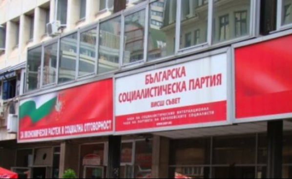 Служебният кабинет, назначен от президента, бил дал охраната на митниците на Бенчев и Очите