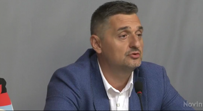 Кирил Добрев захапа МВР за обществена поръчка (видео)