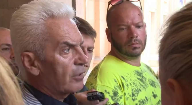 Сидеров: Симеонов трябва да престане с изпълненията на градски шериф (видео)