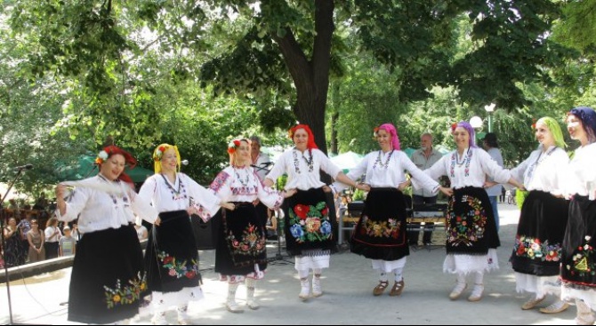 Хасково чества Деня на Съединението с фолклорен концерт