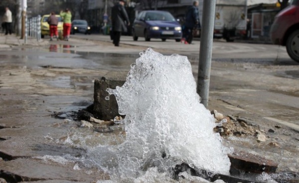 Вода газим, жадни ходим, но плащаме като попове