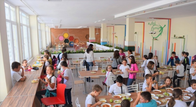Платформата Е-stol обхвана всички общински училища в Бургас
