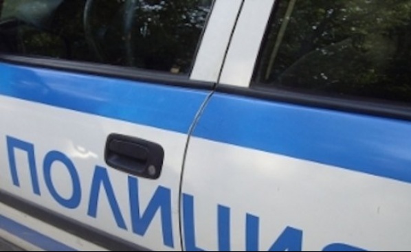 Млада жена нападна мъж с нож, открадна му 20 лв. и телефон