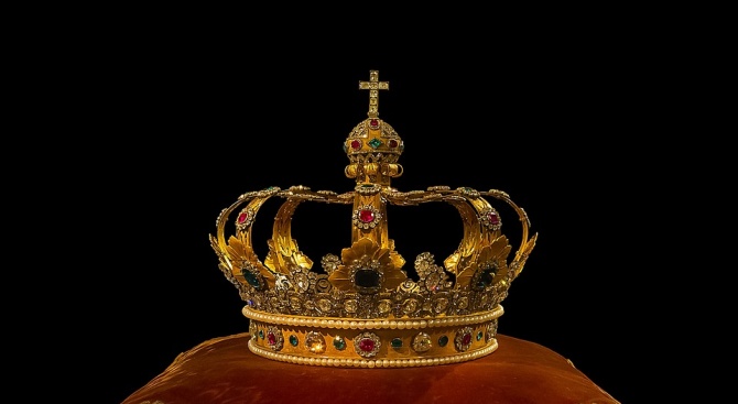 В Швеция арестуваха заподозрян за кражбата на кралските корони 