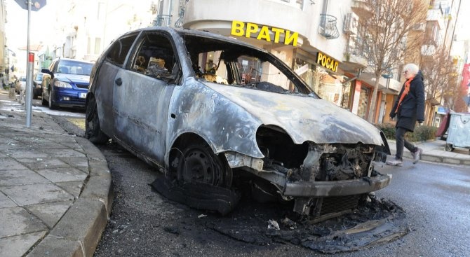 Кола се запали в Бургас