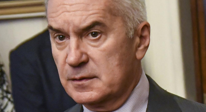 Волен Сидеров: Оттеглянето на Манолев беше постановка