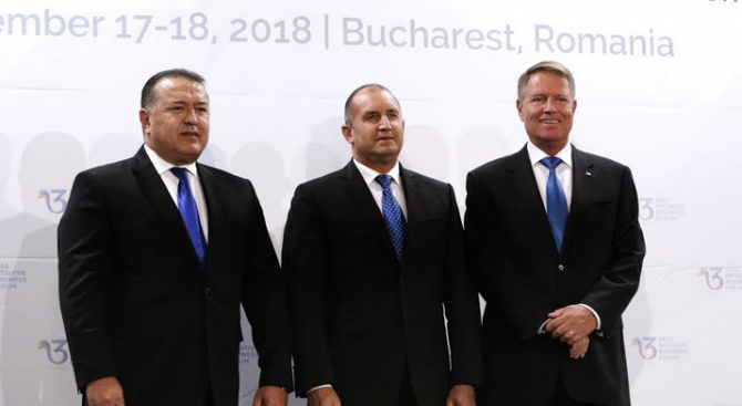 Продължава визитата на Румен Радев в Букурещ