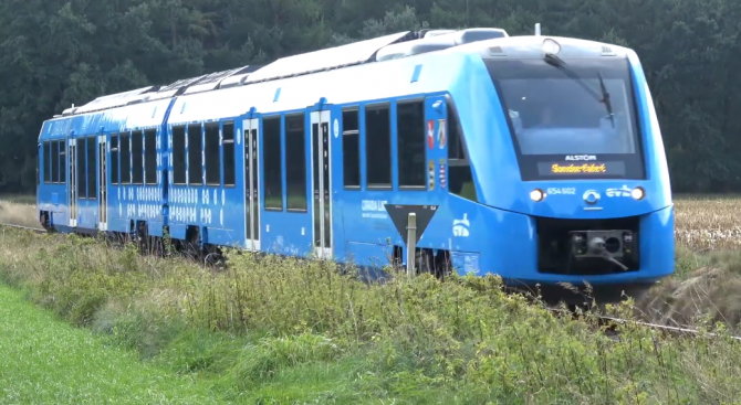 В Германия тръгнаха пътнически влакове на водород  