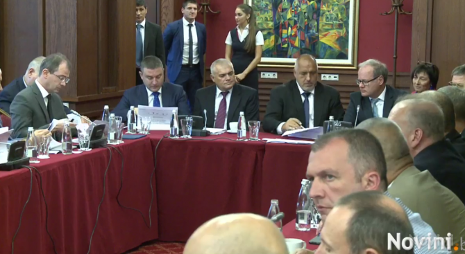 Борисов: Олигарсите, които не искат да им конфискуваме ролсройсите, да спазват законите (видео)