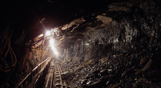 Само 75 миньори от закрития  рудник "Бобов дол" са се регистрирали в бюрото по труда